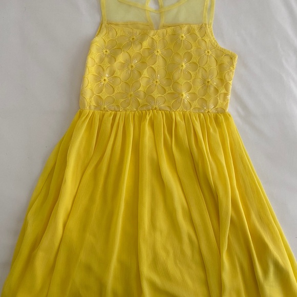 New Girls Yellow Dress - Picture 2 of 3